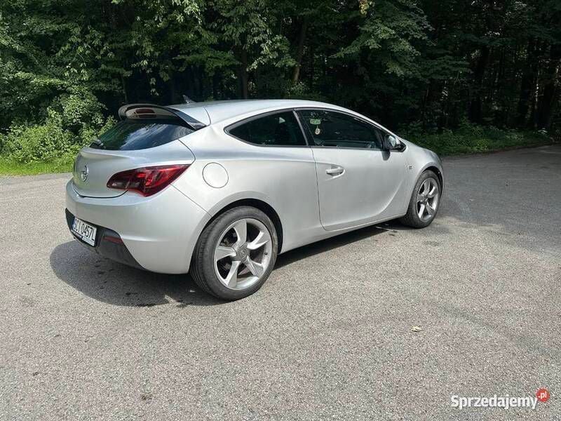 Używany Opel Astra GTC 2011 Srebrny Coupe