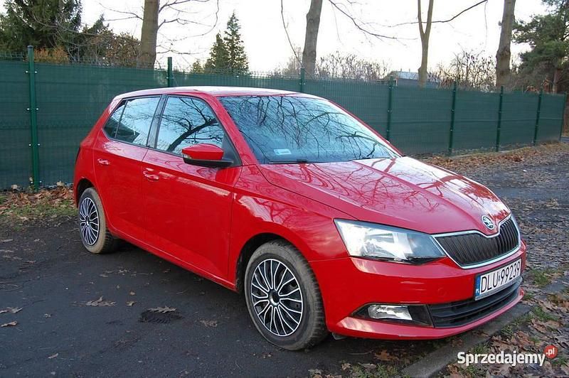 Czerwony Używany 2015 Skoda Fabia Hatchback | 24 900 zł (Dobra cena) - Obraz 1/4