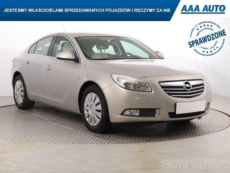 Złoty Używany 2011 Opel Insignia | 20 499 zł (Uczciwa cena) - Obraz 1/4