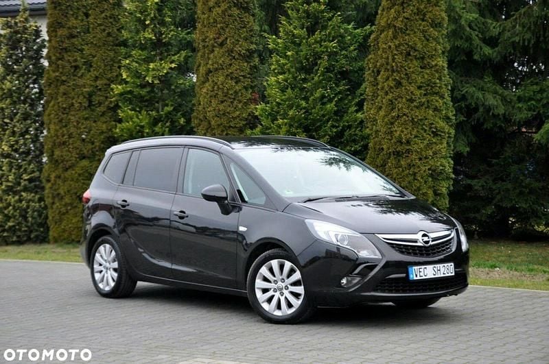 Używany Opel Zafira Edition 140 KM (102 kW) 2015 Czarny Minivan