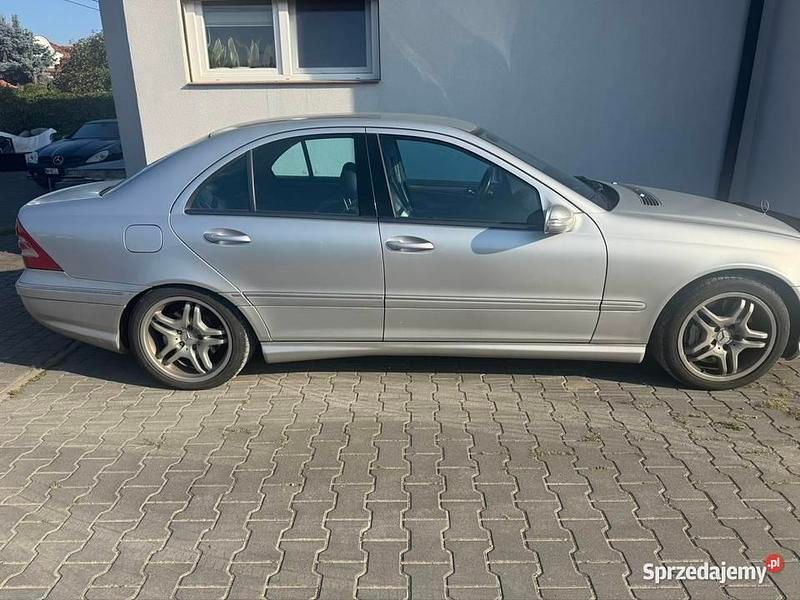 Używany Mercedes C32 AMG AMG 2003 Srebrny Sedan/Limuzyna