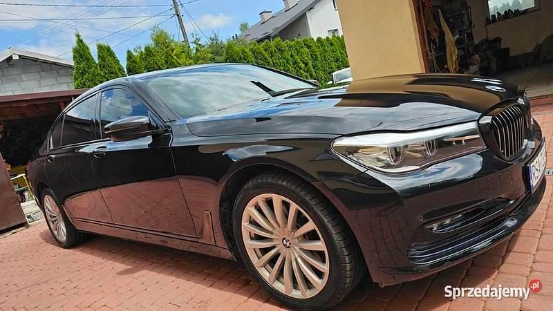 Używany BMW 740L 2018 Czarny Sedan/Limuzyna