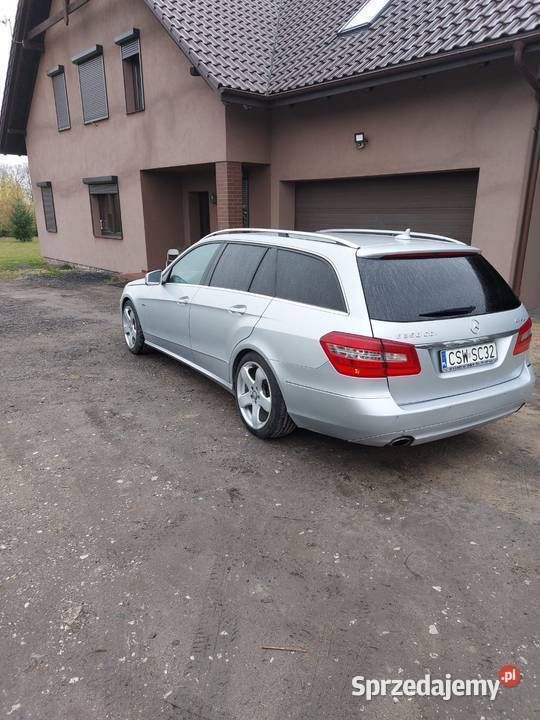 Używany Mercedes E350 231 KM (169 kW) 2010 Srebrny Sedan/Limuzyna