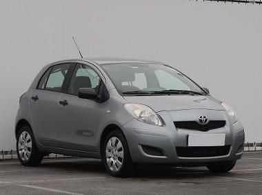Szary Używany 2010 Toyota Yaris Hatchback | 15 999 zł (Dobra cena) - Obraz 1/4