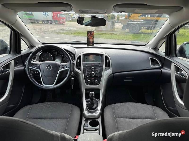 Czarny Używany 2011 Opel Astra Kombi | 16 950 zł (Uczciwa cena) - Obraz 1/4