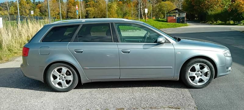 Używany Audi A4 S-Line 2006 Szary Kombi