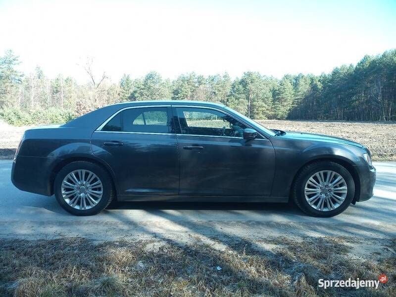 Grafitowy Używany 2013 Chrysler 300 Sedan/Limuzyna | 43 500 zł - Obraz 1/4
