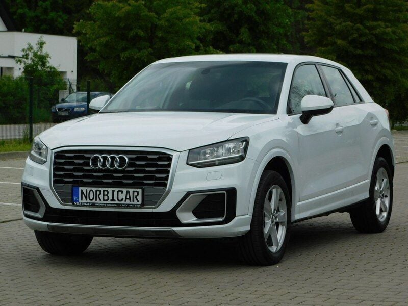 Biały Używany 2019 Audi Q2 Design SUV | 69 980 zł - Obraz 1/4