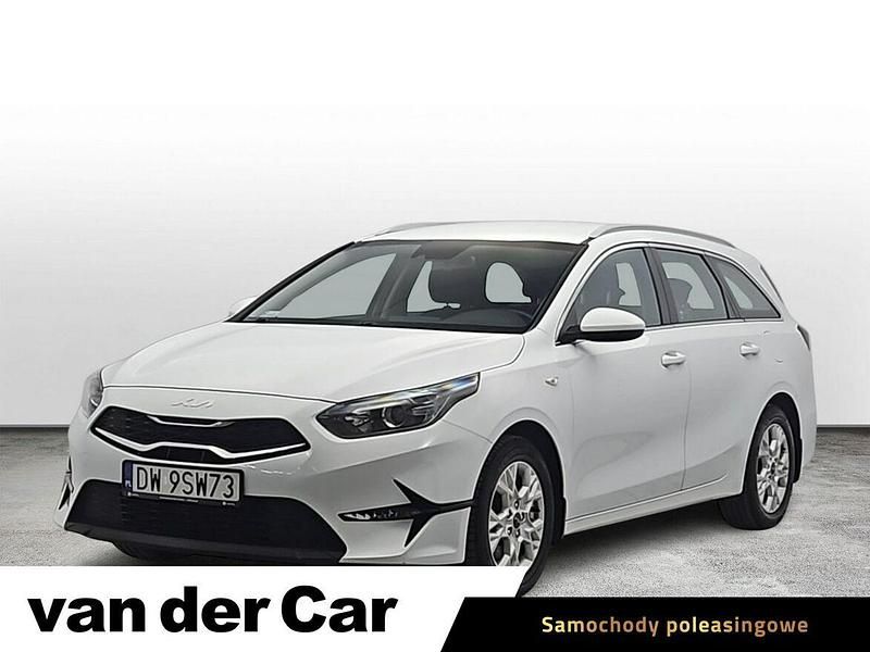 Biały Używany 2022 Kia Ceed Hatchback | 55 900 zł (Dobra cena) - Obraz 1/4