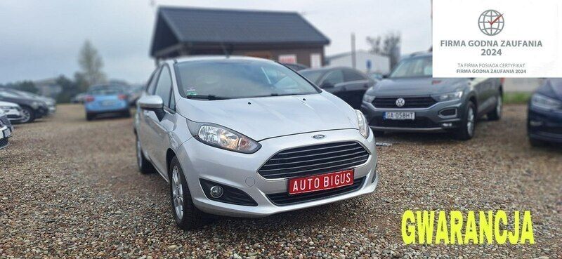 Srebrny (metalik) Używany 2013 Ford Fiesta Hatchback | 26 900 zł (Dobra cena) - Obraz 1/4
