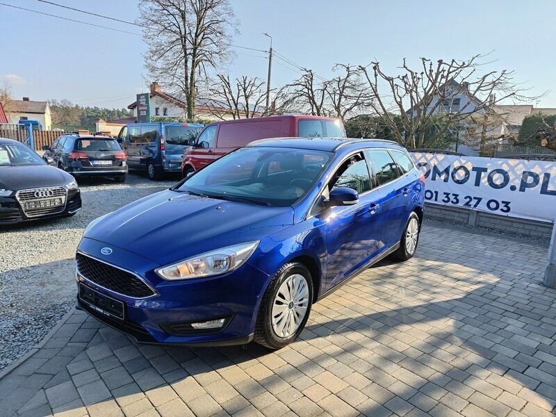 Niebieski (metalik) Używany 2016 Ford Focus Kombi | 27 900 zł (Uczciwa cena) - Obraz 1/4