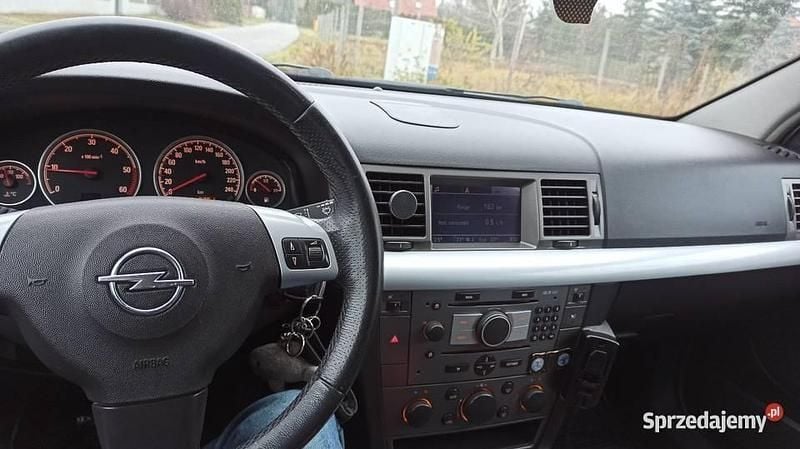 Używany Opel Vectra 2005 Srebrny Kombi