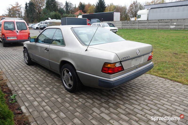 Używany Mercedes E300 1990 Złoty Coupe