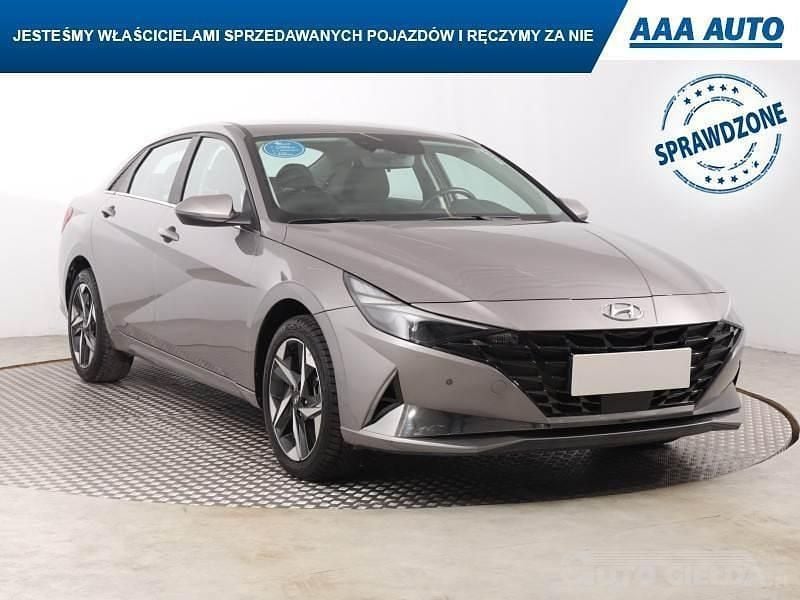 Szary Używany 2021 Hyundai Elantra | 71 499 zł (Uczciwa cena) - Obraz 1/4