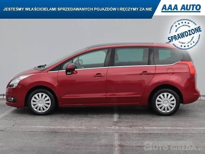 Używany Peugeot 5008 2012 Czerwony Minivan