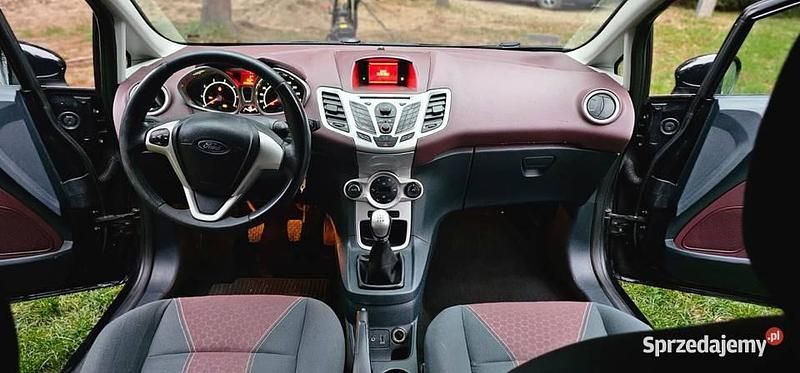 Używany Ford Fiesta 2009 Czarny Hatchback