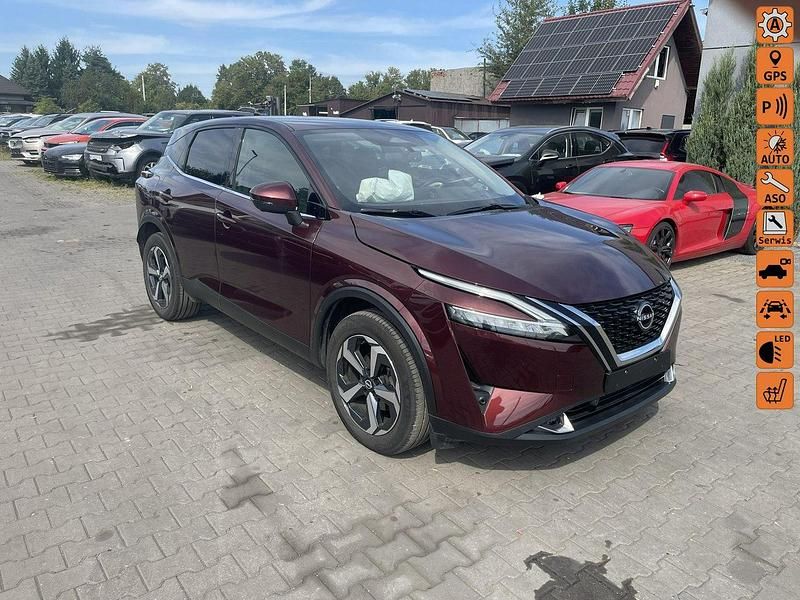 Bordowy (metalik) Używany 2024 Nissan Qashqai SUV | 48 900 zł - Obraz 1/4