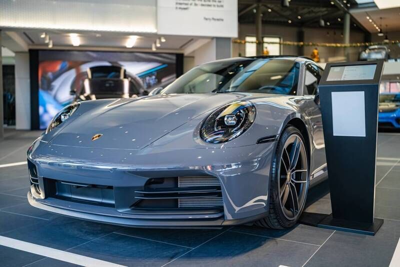 Slate grey neo Nowe 2024 Porsche 911 Carrera T | 757 000 zł - Obraz 1/4