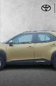 Używany Toyota Yaris Cross Comfort 125 KM (91 kW) 2022 Złoty SUV