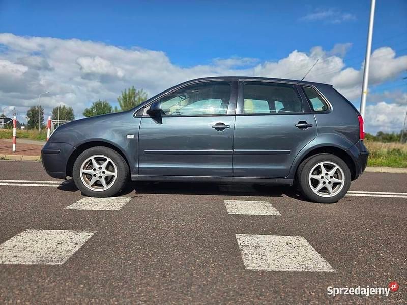 Grafitowy Używany 2003 VW Polo Hatchback | 4900 zł (Uczciwa cena) - Obraz 1/4