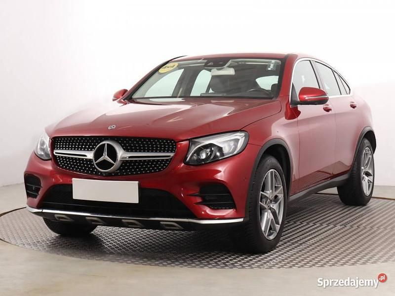 Używany Mercedes GLC350 258 KM (189 kW) 2017 Bordowy Coupe