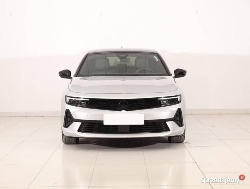Srebrny Używany 2024 Opel Astra Kombi | 87 999 zł - Obraz 1/4