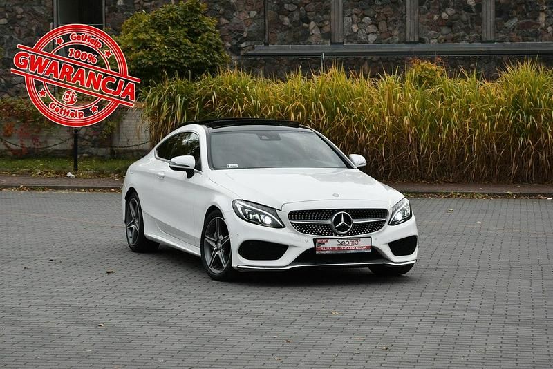 Biały Używany 2016 Mercedes C200 AMG line Coupe | 99 800 zł (Dość drogi) - Obraz 1/4