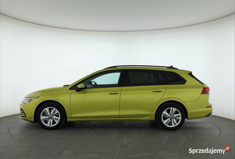 Używany VW Golf VIII 2021 Żółty Kombi
