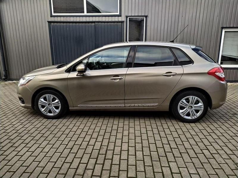 Używany Citroën C4 120 KM (88 kW) 2012 Beżowy (metalik, perła) Hatchback
