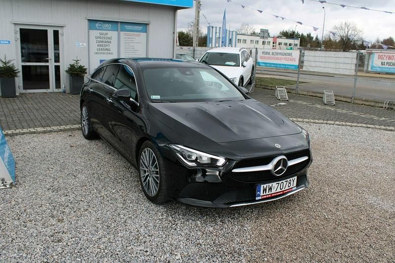 Używany Mercedes CLA200 150 KM (110 kW) 2022 Czarny (metalik) Kombi