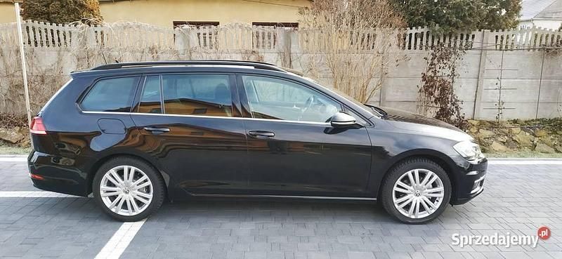 Używany 2017 VW Golf VII Highline Kombi | 82 000 zł - Obraz 1/4