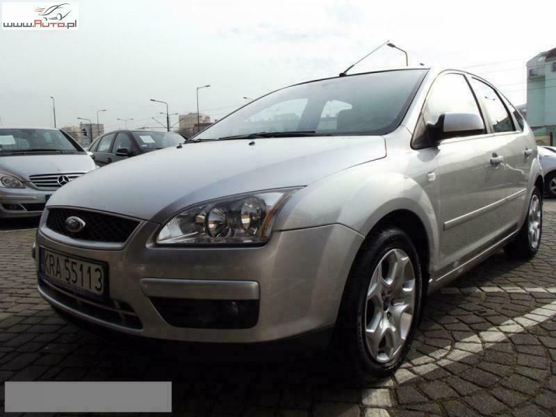 Używany Ford Focus 90 KM (66 kW) 2007 Srebrny (metalik) Hatchback