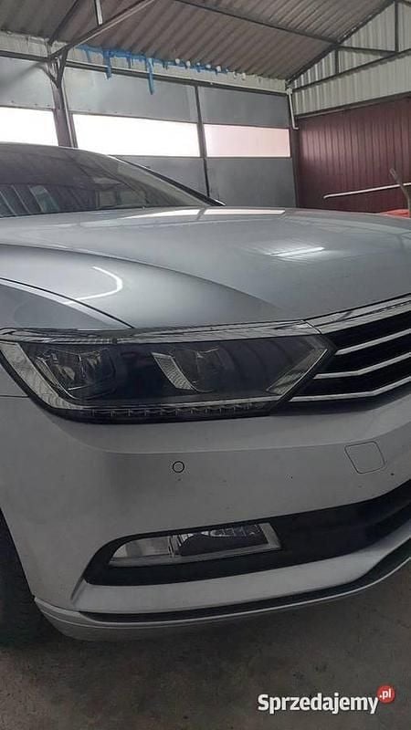 Srebrny Używany 2018 VW Passat Comfortline Sedan/Limuzyna | 66 000 zł (Uczciwa cena) - Obraz 1/4