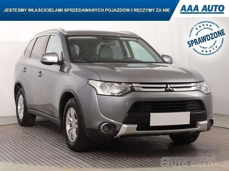 Używany Mitsubishi Outlander 150 KM (110 kW) 2015 Szary SUV