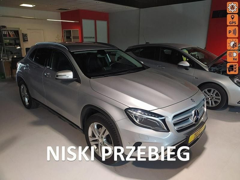 Srebrny Używany 2015 Mercedes GLA220 SUV | 69 900 zł - Obraz 1/4