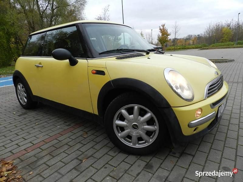 Żółty Używany 2002 Mini Cooper Hatchback | 5900 zł (Dobra cena) - Obraz 1/4