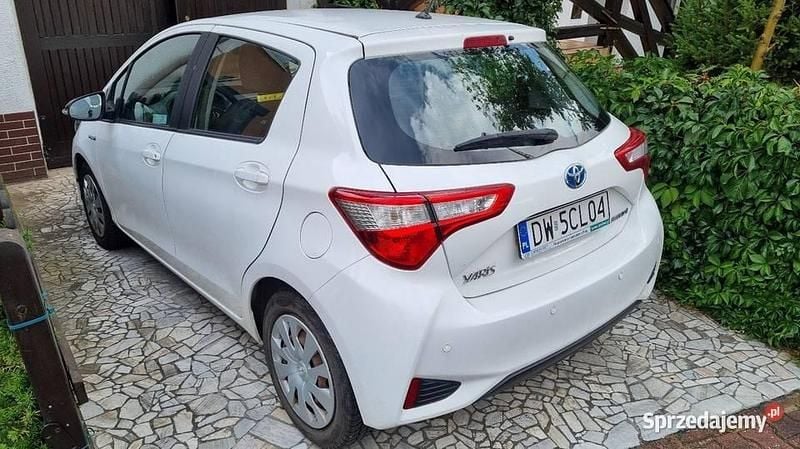 Używany Toyota Yaris Hybrid 2018 Biały Hatchback