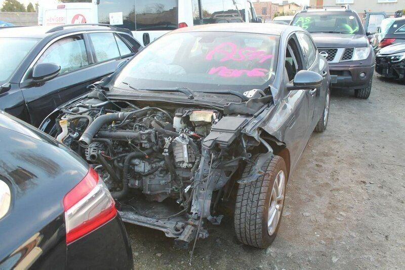 Używany Renault Mégane III 100 KM (73 kW) 2016 Srebrny Sedan/Limuzyna