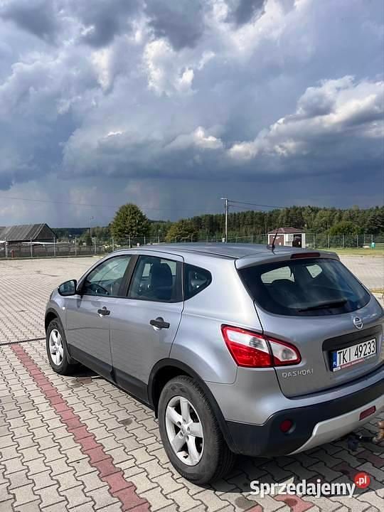 Srebrny Używany 2010 Nissan Qashqai +2 SUV | 27 000 zł (Drogi) - Obraz 1/4