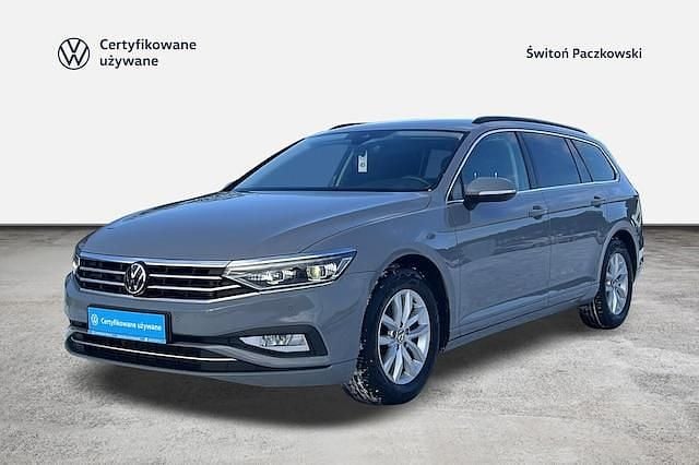Używany 2023 VW Passat Kombi | 89 900 zł (Uczciwa cena) - Obraz 1/4