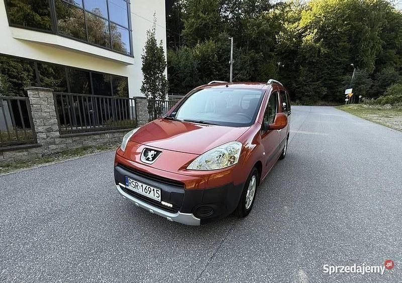Używany 2010 Peugeot Partner Tepee Minivan | 21 900 zł - Obraz 1/4
