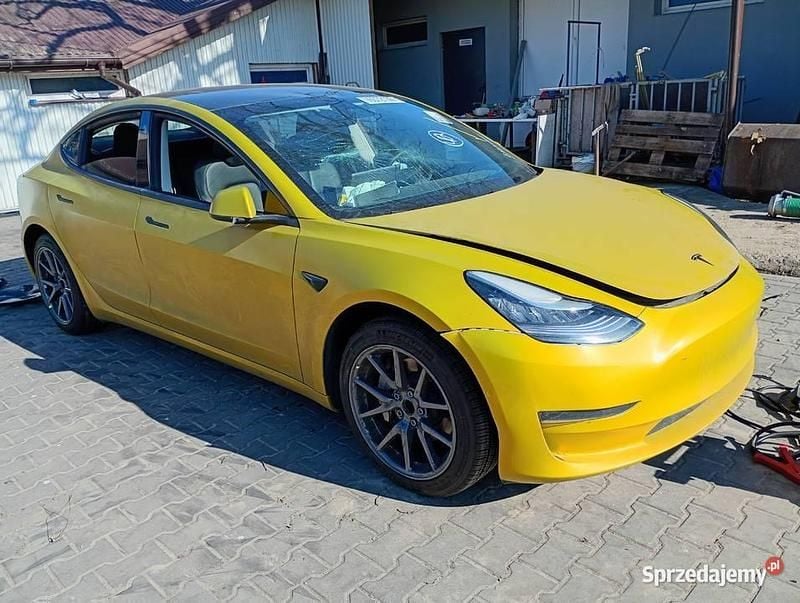Używany Tesla Model 3 Standard Range 2020 Sedan/Limuzyna