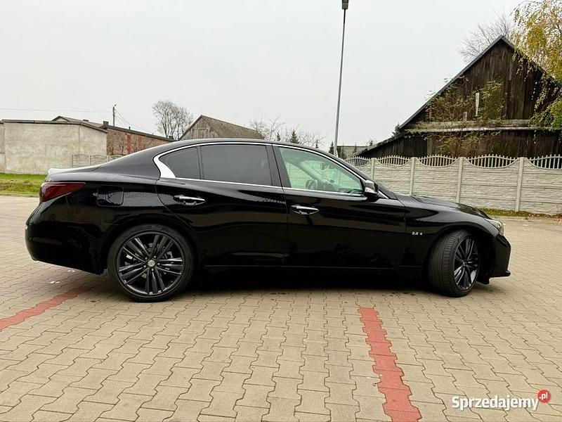 Używany Infiniti Q50 2015 Granatowy Sedan/Limuzyna
