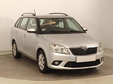 Używany Skoda Fabia 86 KM (63 kW) 2014 Srebrny Kombi