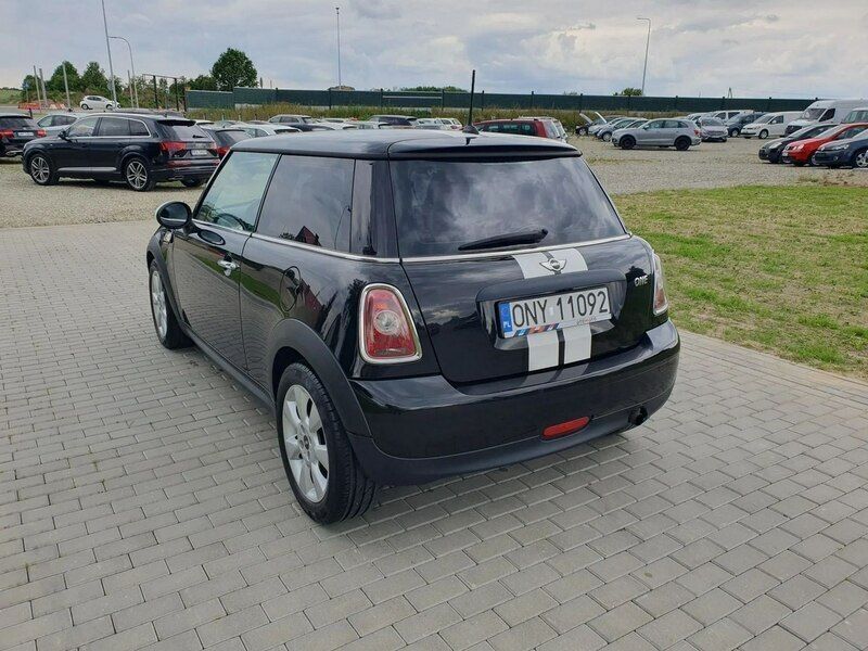 Używany Mini ONE 95 KM (69 kW) 2009 Czarny Hatchback