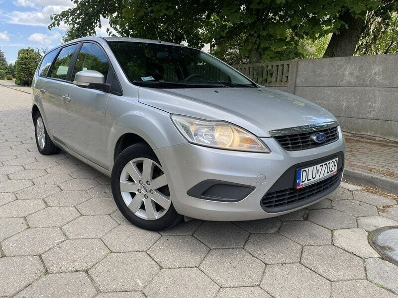 Srebrny Używany 2009 Ford Focus Sedan/Limuzyna | 12 998 zł (Uczciwa cena) - Obraz 1/4