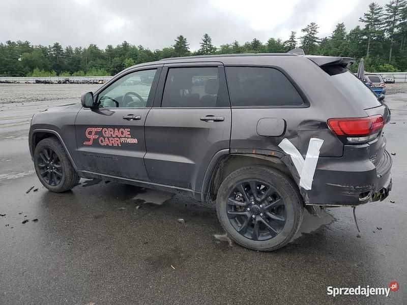 Szary Używany 2020 Jeep Grand Cherokee Laredo SUV | 50 000 zł - Obraz 1/4