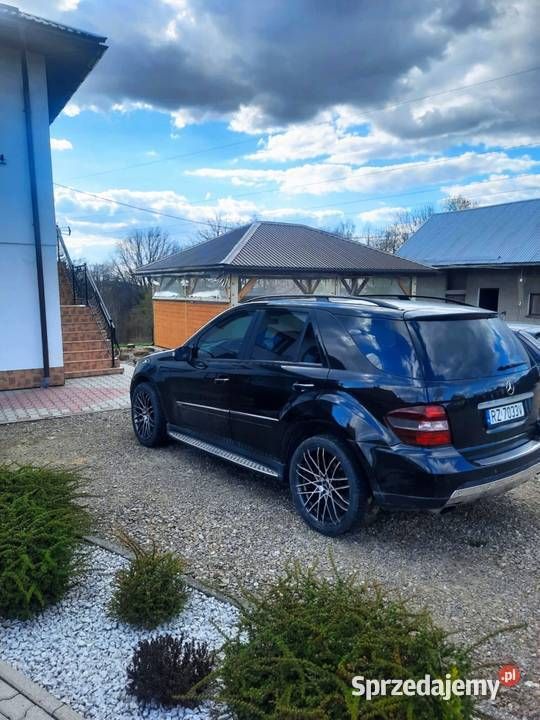 Czarny Używany 2007 Mercedes ML320 SUV | 34 200 zł - Obraz 1/4