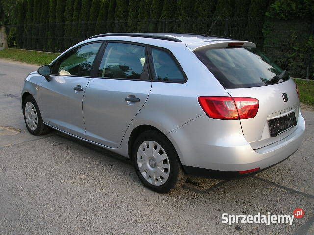 Używany Seat Ibiza ST 2010 Srebrny Kombi