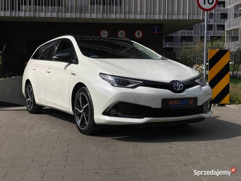 Używany 2018 Toyota Auris Hybrid Premium | 54 900 zł (Dobra cena) - Obraz 1/4